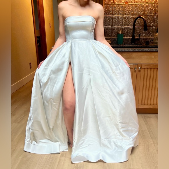 Meshki Eileen Strapless Wedding Gown - Picture 3 of 6